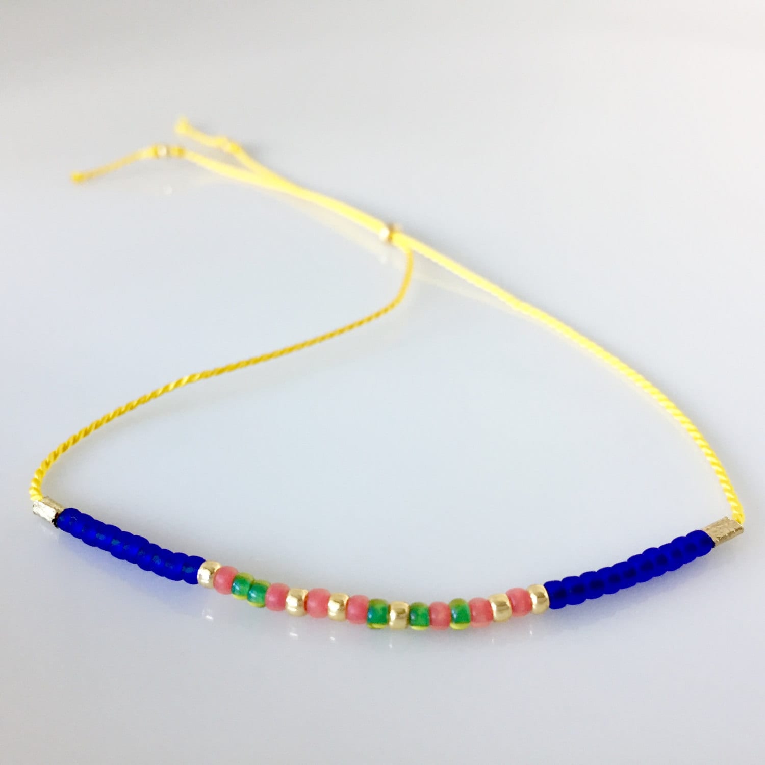 Frieden-Morse-Code-Armband - Gelb Frieden-Morse-Code-Armband - Gelb von allthesprinklesshop