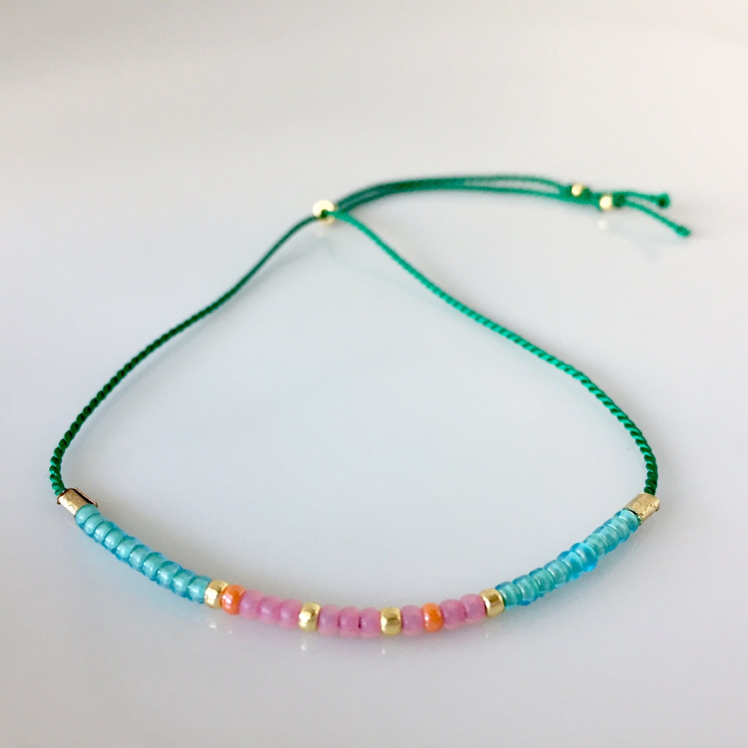 Joy Morse Code Armband - Grün Joy Morse Code Armband - Grün von allthesprinklesshop