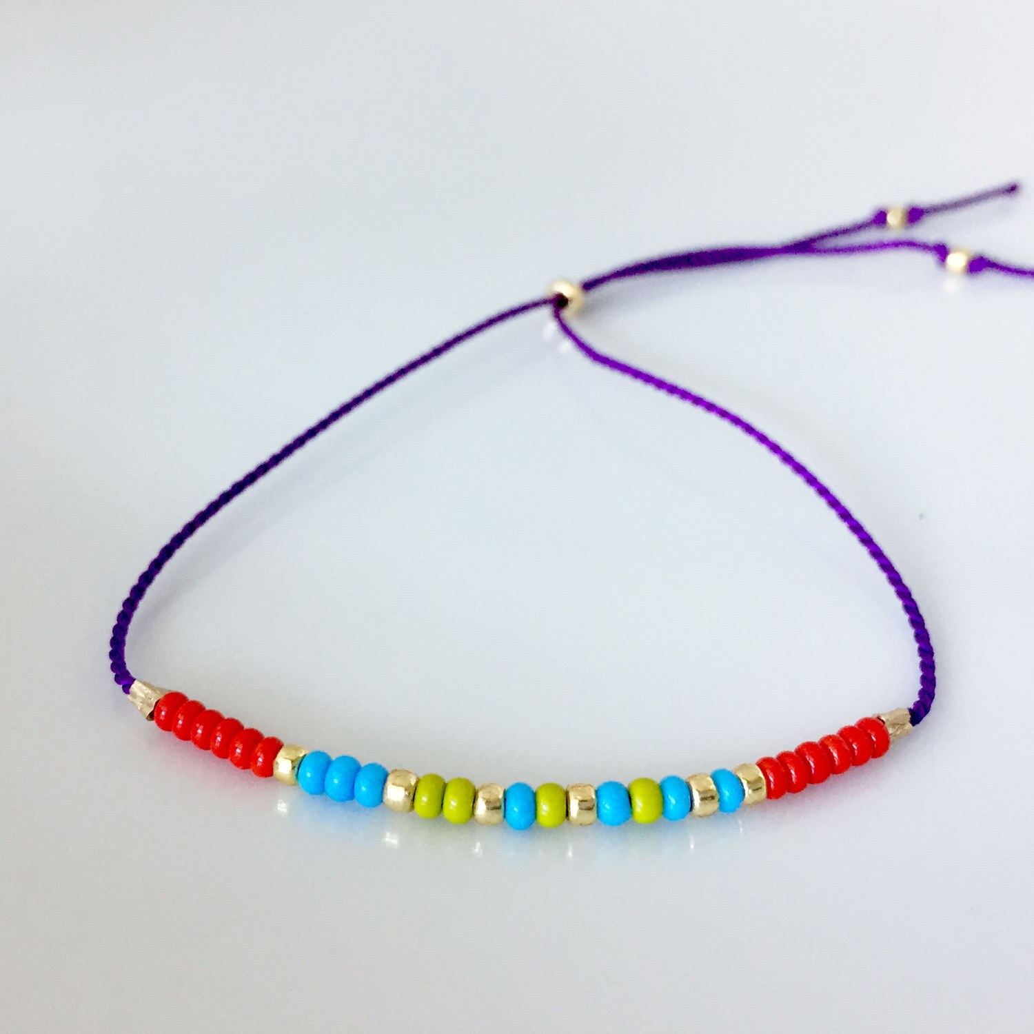 Smart Mini-Morse-Code Armband - Lila Smart Mini-Morse-Code Armband - Lila von allthesprinklesshop