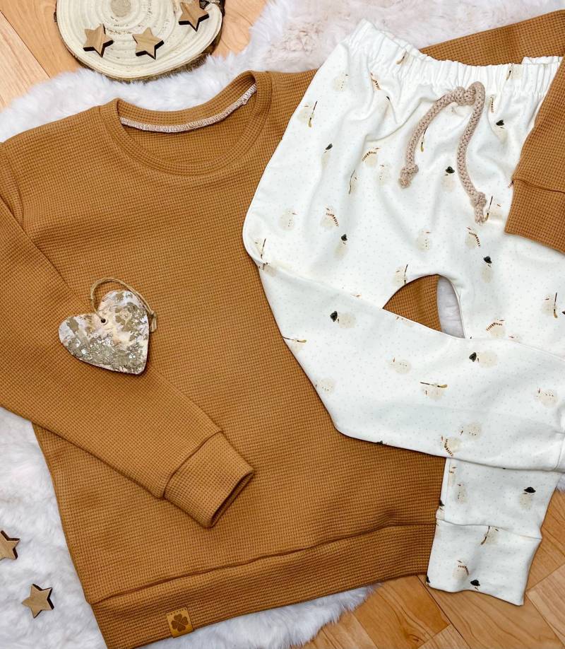 Waffel Sweater Set Schneemann Gr.62-116 Unisex Baby/Kind Pullover Camel, Sweathose, Junge, Mädchen von almiLiDesign