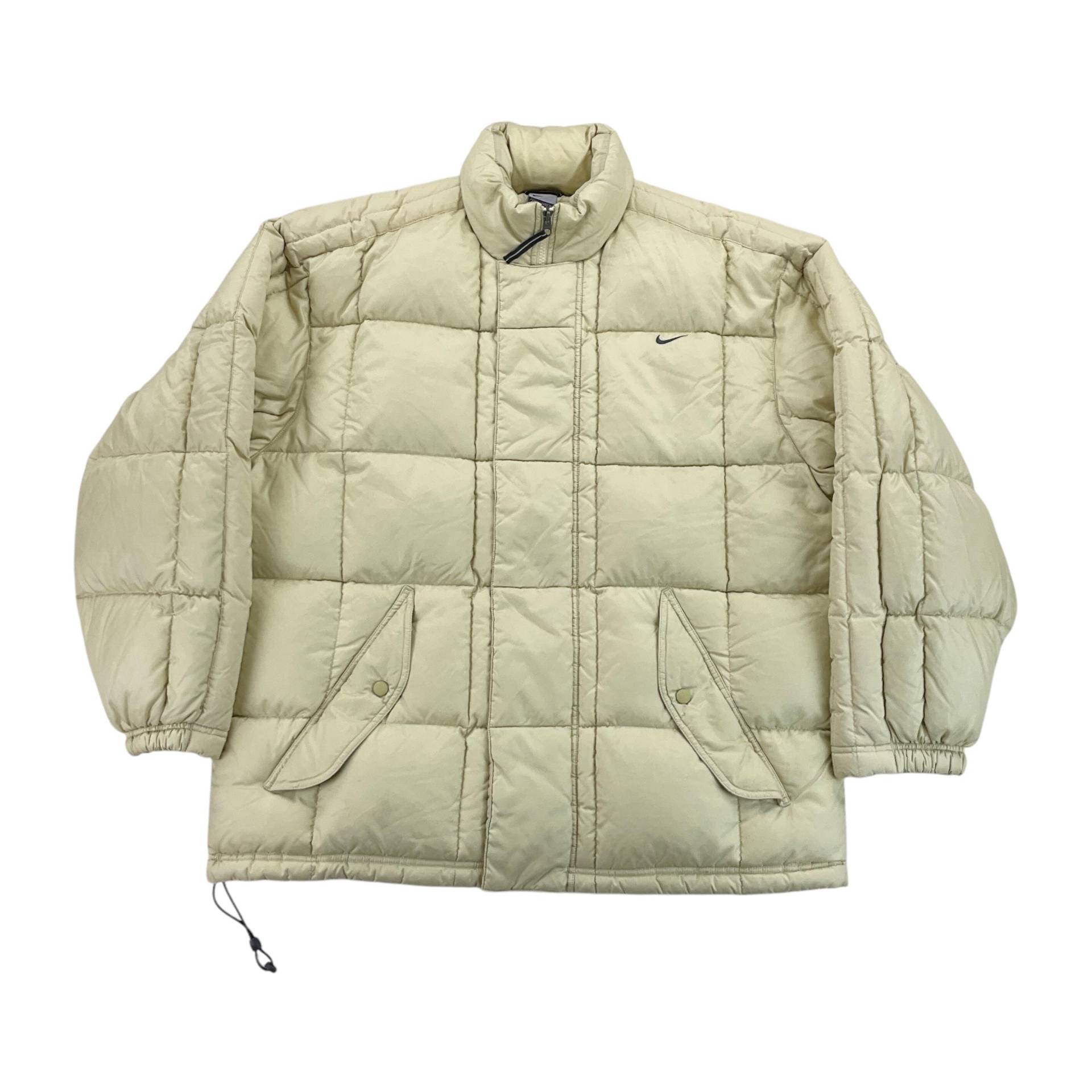 Moderne Y2K Nike 00S Winter Kugeljacke - Große Größe Herren Winterjacke Hübsche, Getragene Jacke von aloisstudio