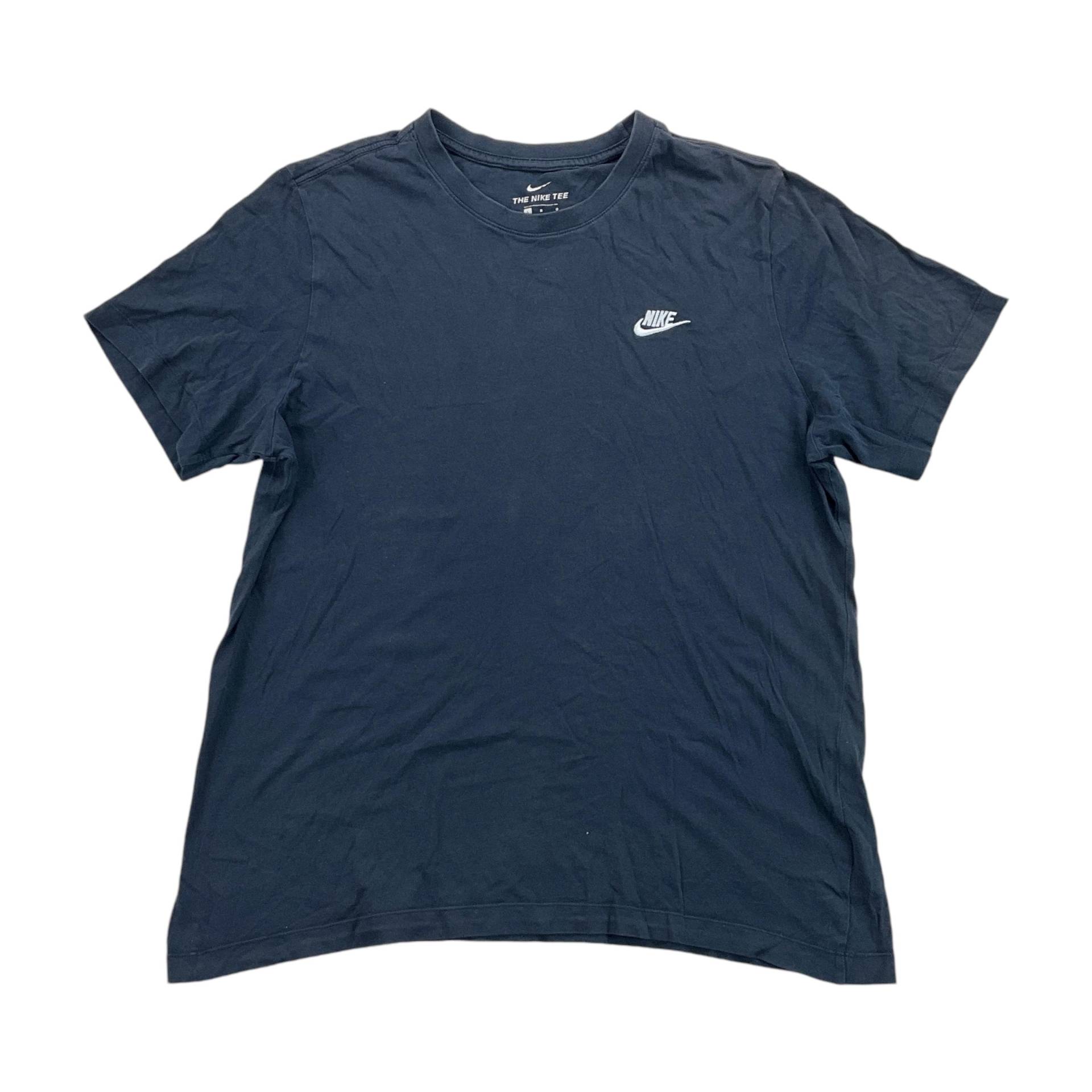 Modernes Nike Basic T-Shirt - Große Größe Männer Top Männliches Y2K Gebrauchtes Modernes Nike Basic T-Shirt - Große Größe Männer Top Männliches Y2K Gebrauchtes von aloisstudio