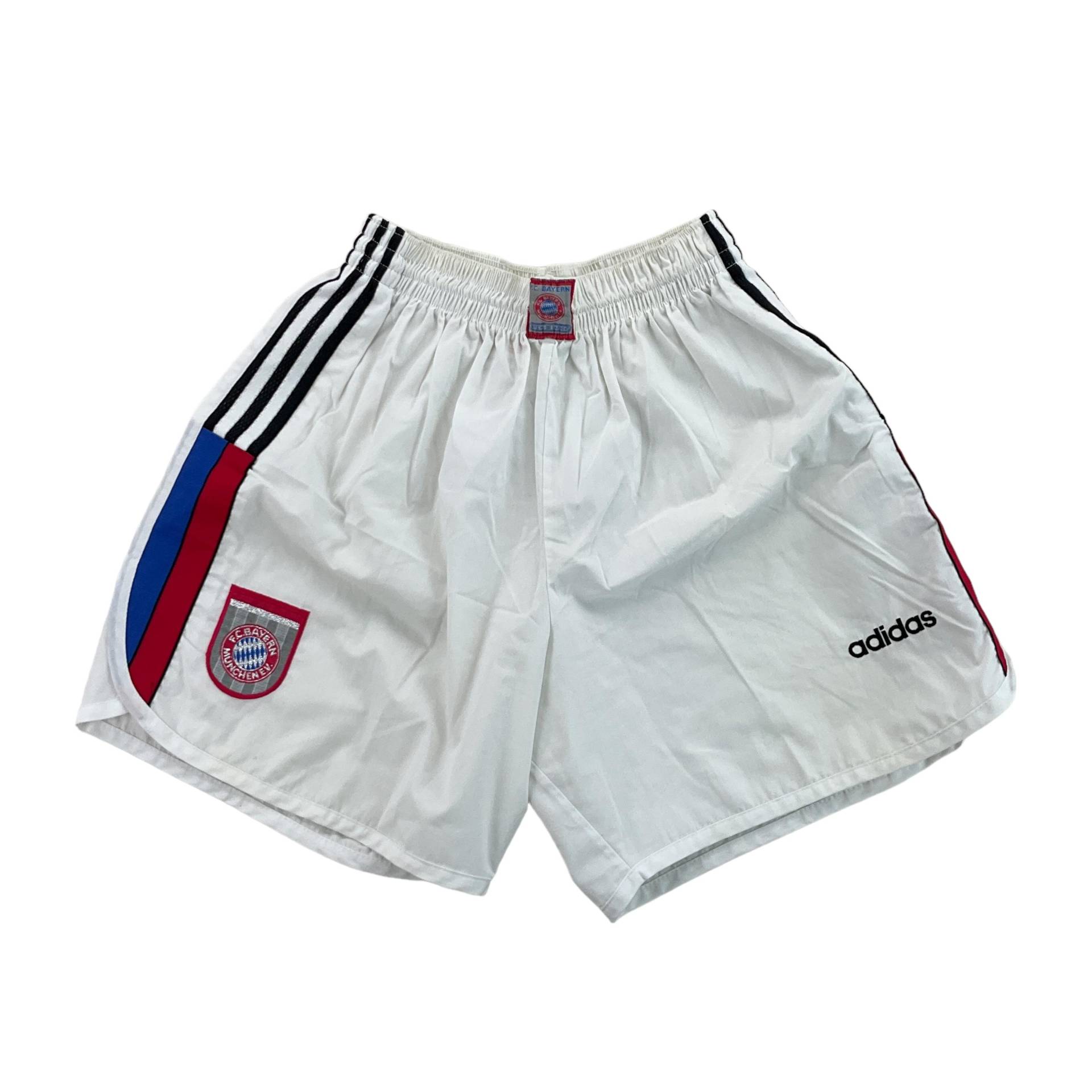Vintage Herren Adidas 90S Fc Bayern Kurze Hose - Large Size Herrenhose, Gebrauchte Unterteile Vintage Herren Adidas 90S Fc Bayern Kurze Hose - Large Size Herrenhose, Gebrauchte Unterteile von aloisstudio