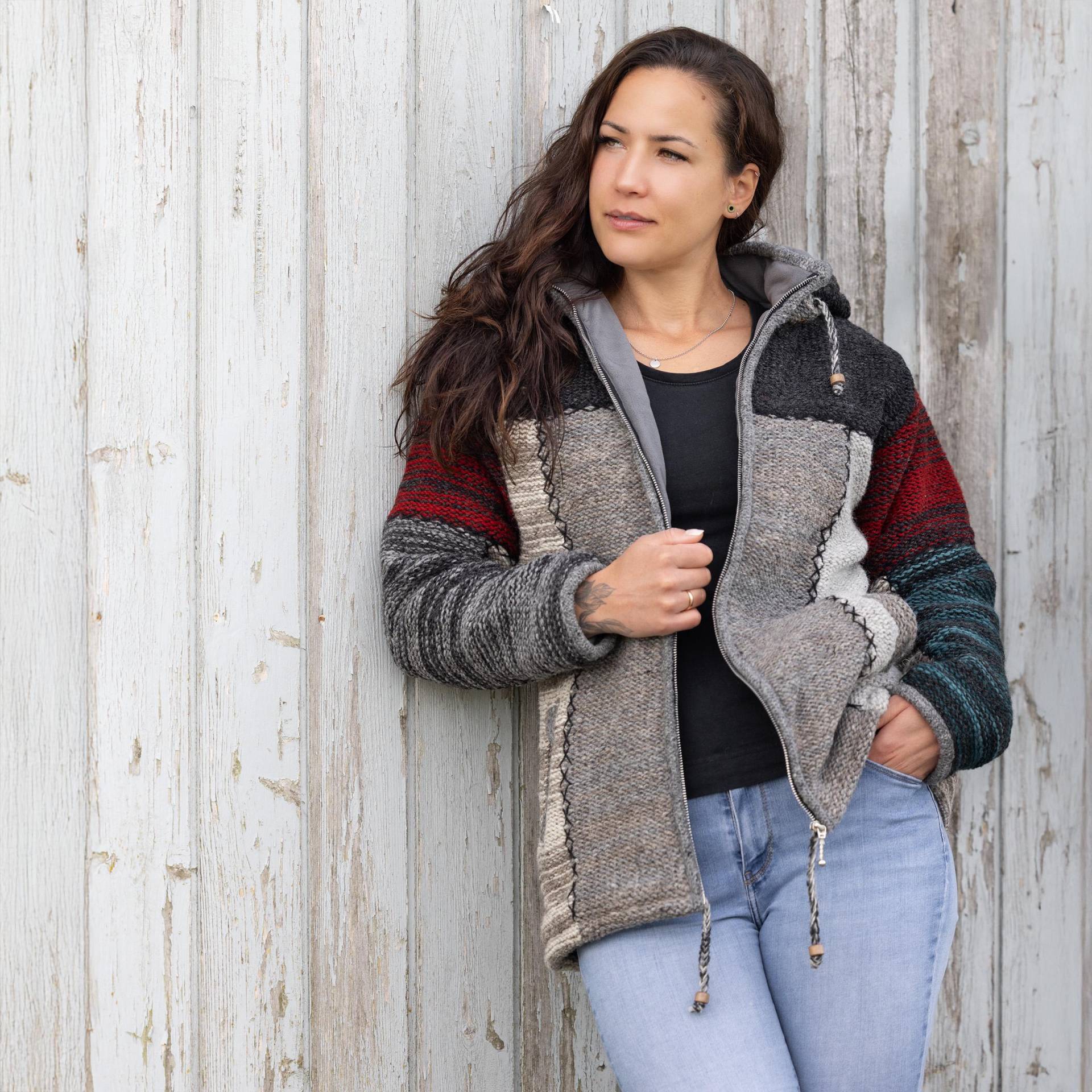 Wolljacke Für Damen Im Patch-Design Modell Lennox W von alpengoa