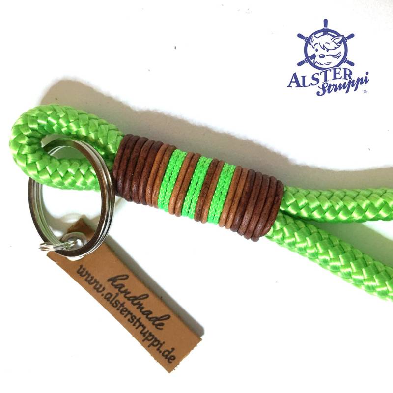 Schlüsselanhänger Handgefertigt Der Marke Alsterstruppi in Grün Mit Leder, Personalisiert Ist Möglich Schlüsselanhänger Handgefertigt Der Marke Alsterstruppi in Grün Mit Leder, Personalisiert Ist Möglich von alsterstruppi