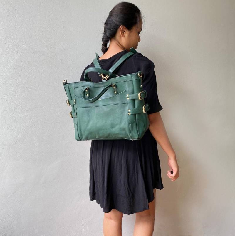 Claudia - Lammfell Tote Bag, Leder Cabrio Rucksack, Dunkelgrün Rucksack Claudia - Lammfell Tote Bag, Leder Cabrio Rucksack, Dunkelgrün Rucksack von alusIndonesia