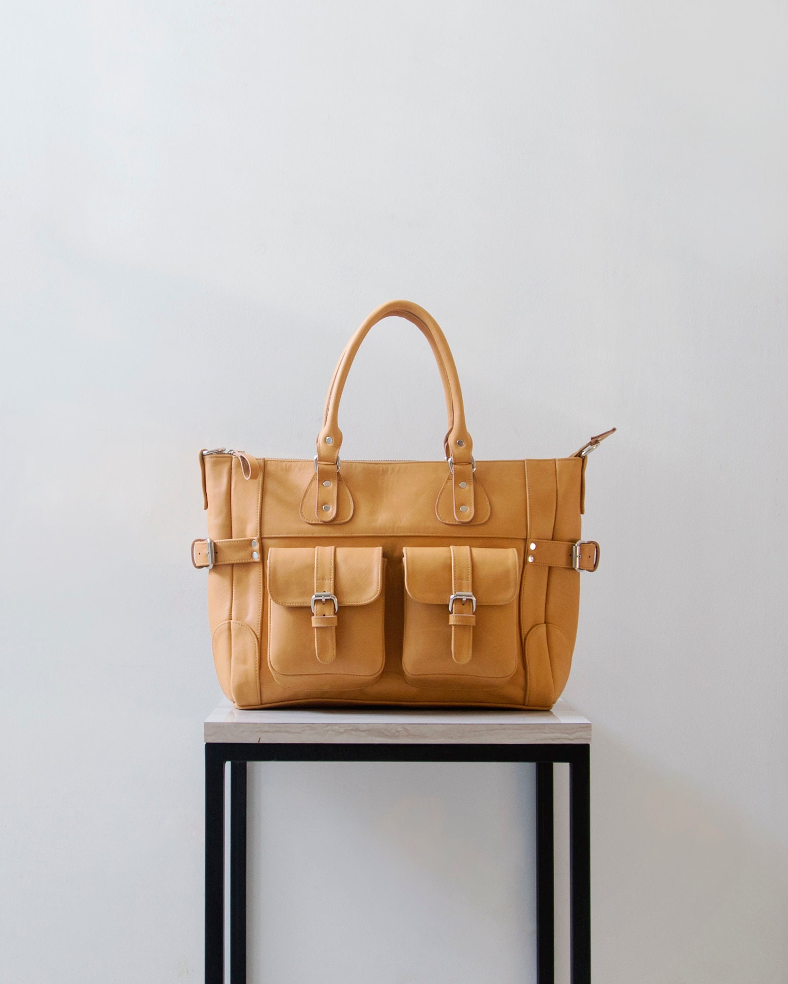 Diana - Leder Einkaufstasche Mit Taschen, Light Tan Wickeltasche, Einkaufstasche, Ledertasche Für Lehrer, Echt Diana - Leder Einkaufstasche Mit Taschen, Light Tan Wickeltasche, Einkaufstasche, Ledertasche Für Lehrer, Echt von alusIndonesia