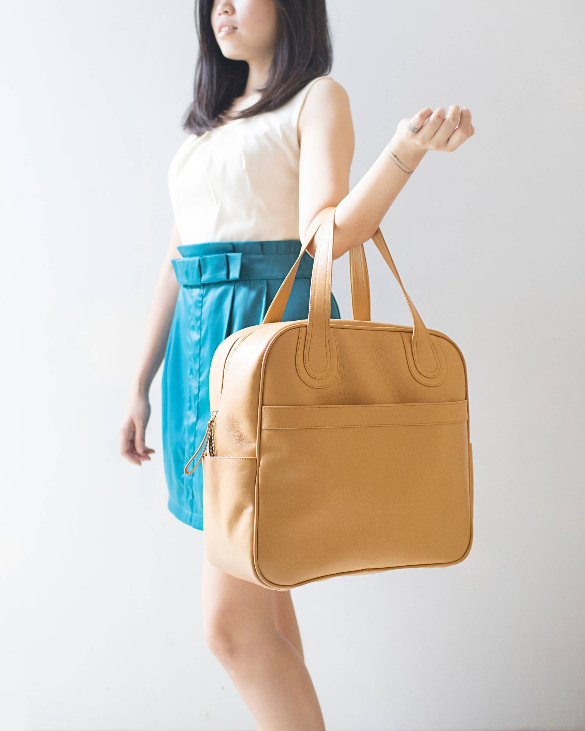 Katia - Leder Windeltasche, Umhängetasche, Leichte Wickeltasche Aus Leder, Leichte Wickeltasche, Große Windeltasche von alusIndonesia