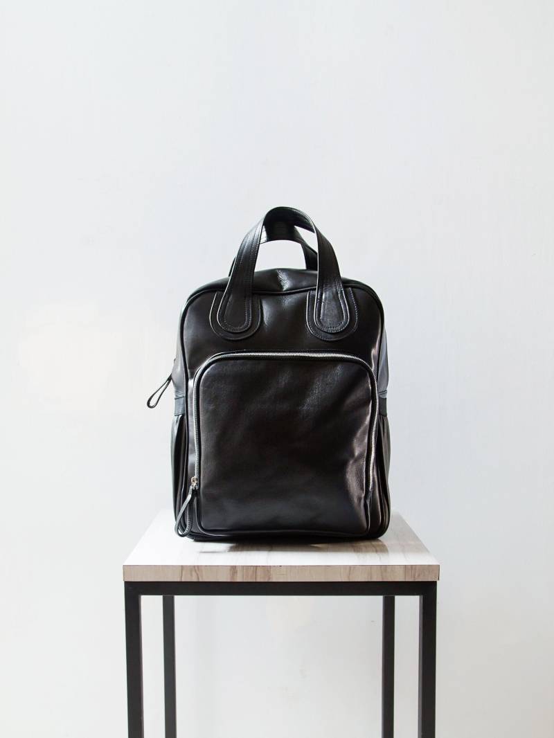 Lidia - Leder Wickeltasche, Schwarze Rucksack Rucksack, Outdoor Lässige Reisetasche, Einfache Tasche von alusIndonesia