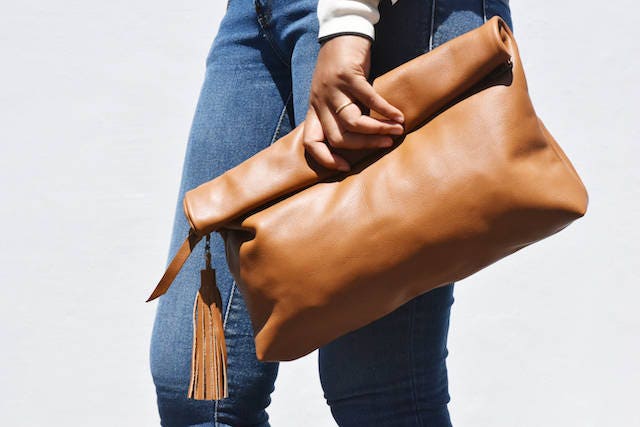 Naya - Beige Leder Überschlag Clutch, Echt Clutch Beige, Geldbörse Naya - Beige Leder Überschlag Clutch, Echt Clutch Beige, Geldbörse von alusIndonesia