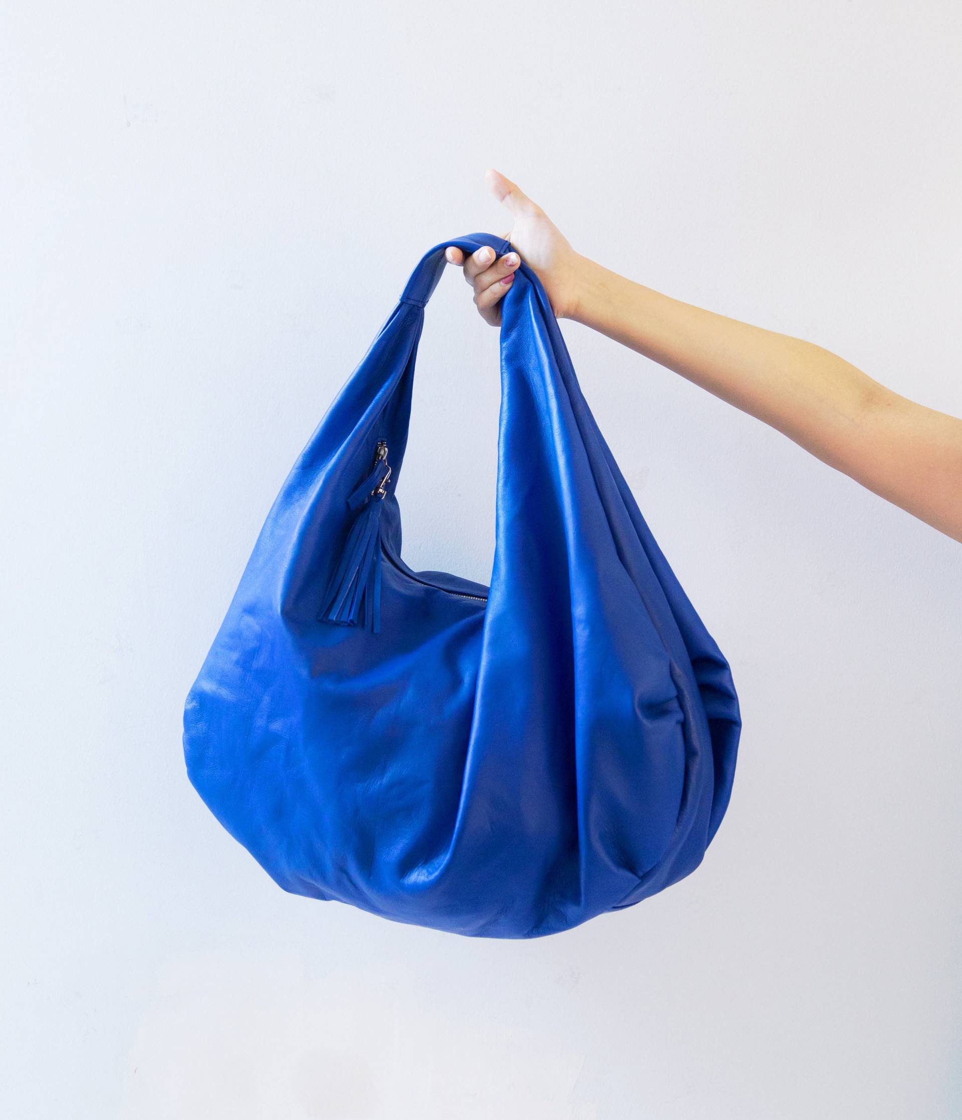 Royal Blue - Große Hobo Tasche, Tasche Aus Weichem Leder, Lammleder, Groß, Leder Schultertasche, Echtes Royal Blue - Große Hobo Tasche, Tasche Aus Weichem Leder, Lammleder, Groß, Leder Schultertasche, Echtes von alusIndonesia