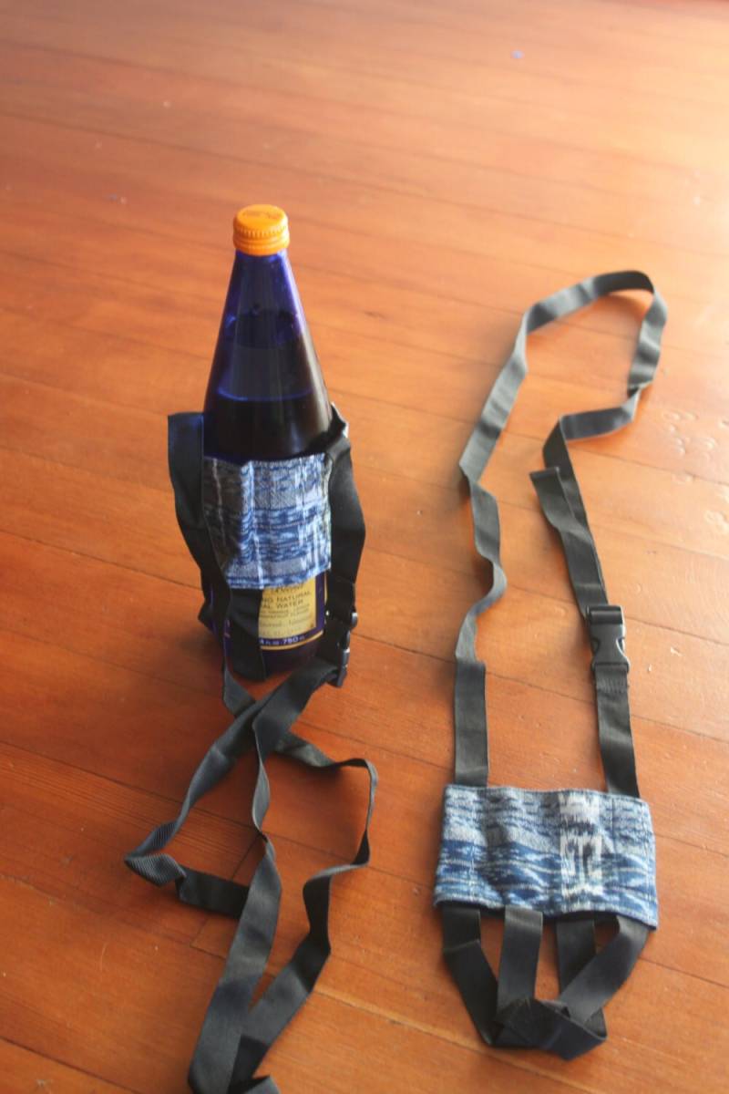 Verstellbarer Wasserflaschenträger - Ein Festival Essential von amaelove