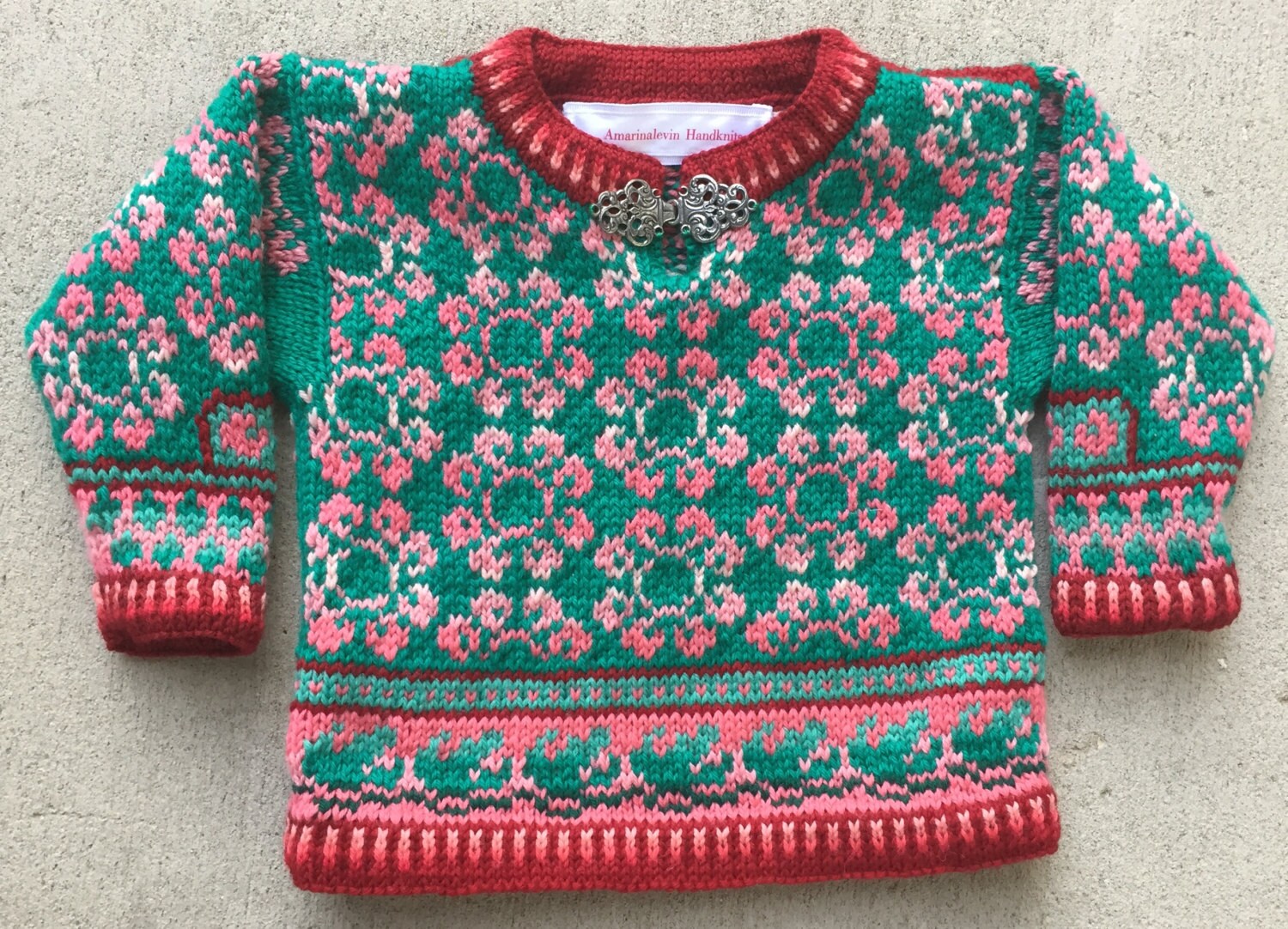 Runde Blumen Ein Jahr Pullover Runde Blumen Ein Jahr Pullover von amarinalevin