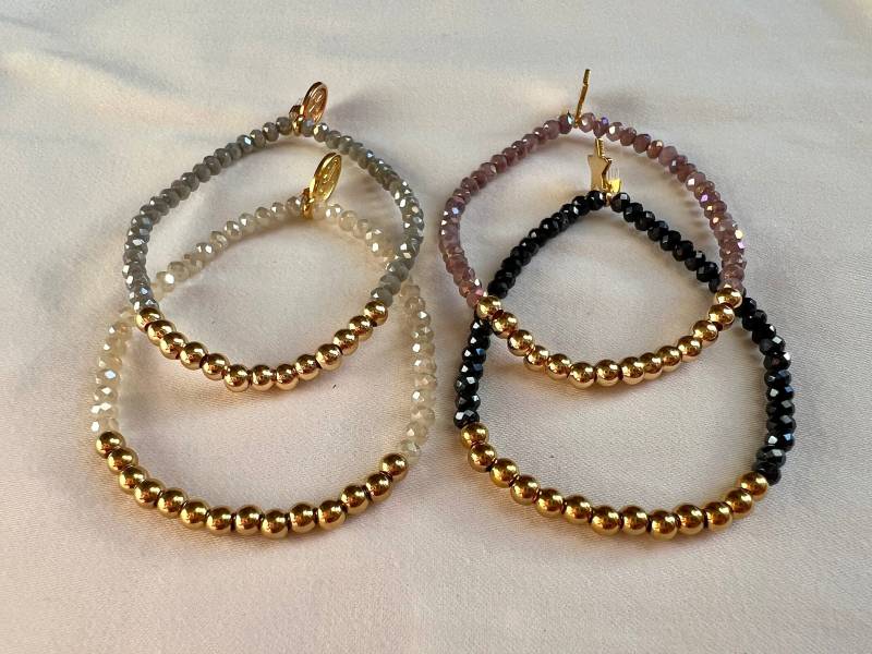 Armband Aus Kristallperlen Mit Vergoldeter Metallperlen-Reihe Und Anhänger von amelieadina
