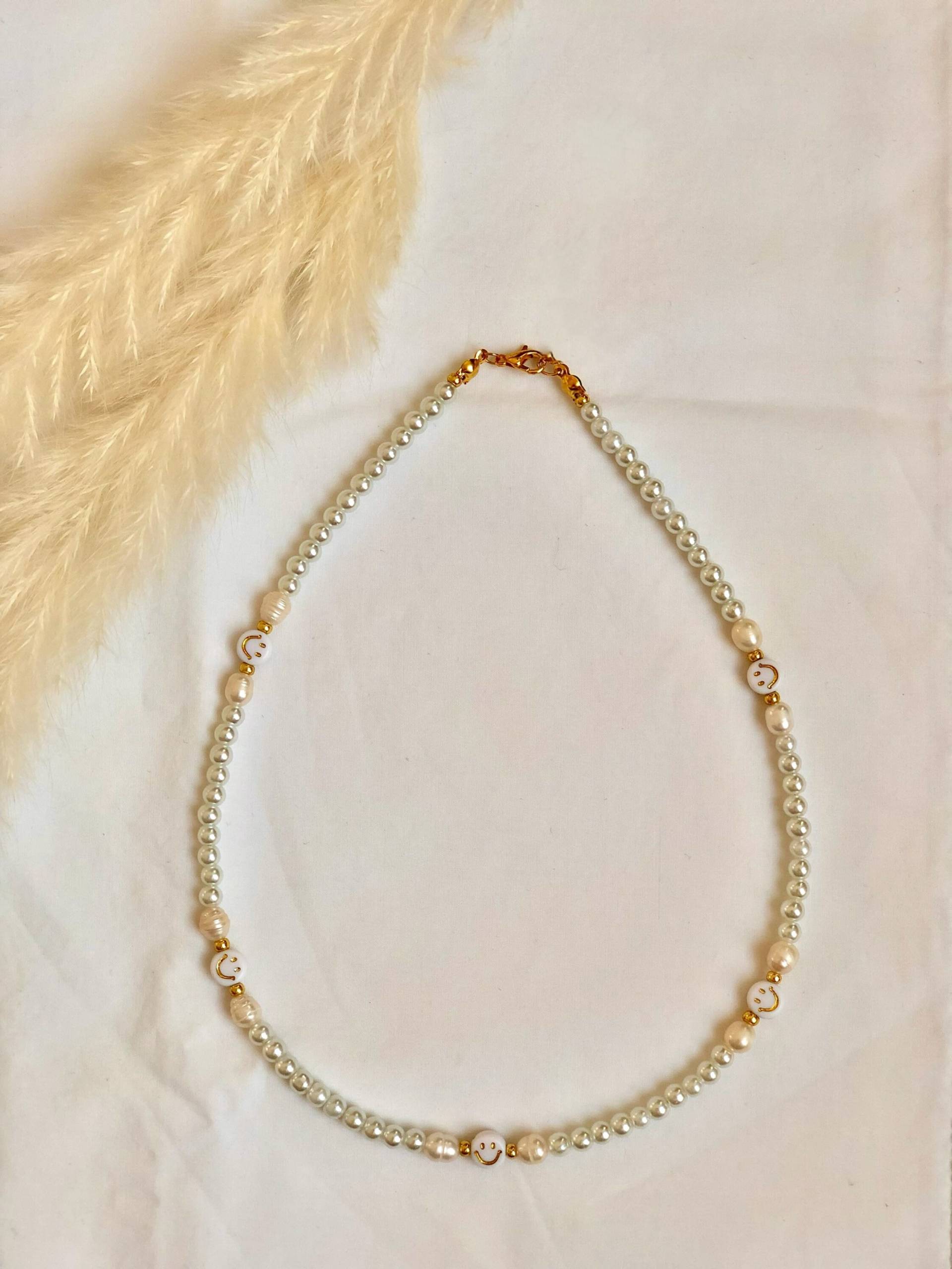 Perlenkette Smileys Gold Perlenkette Smileys Gold von amelieadina