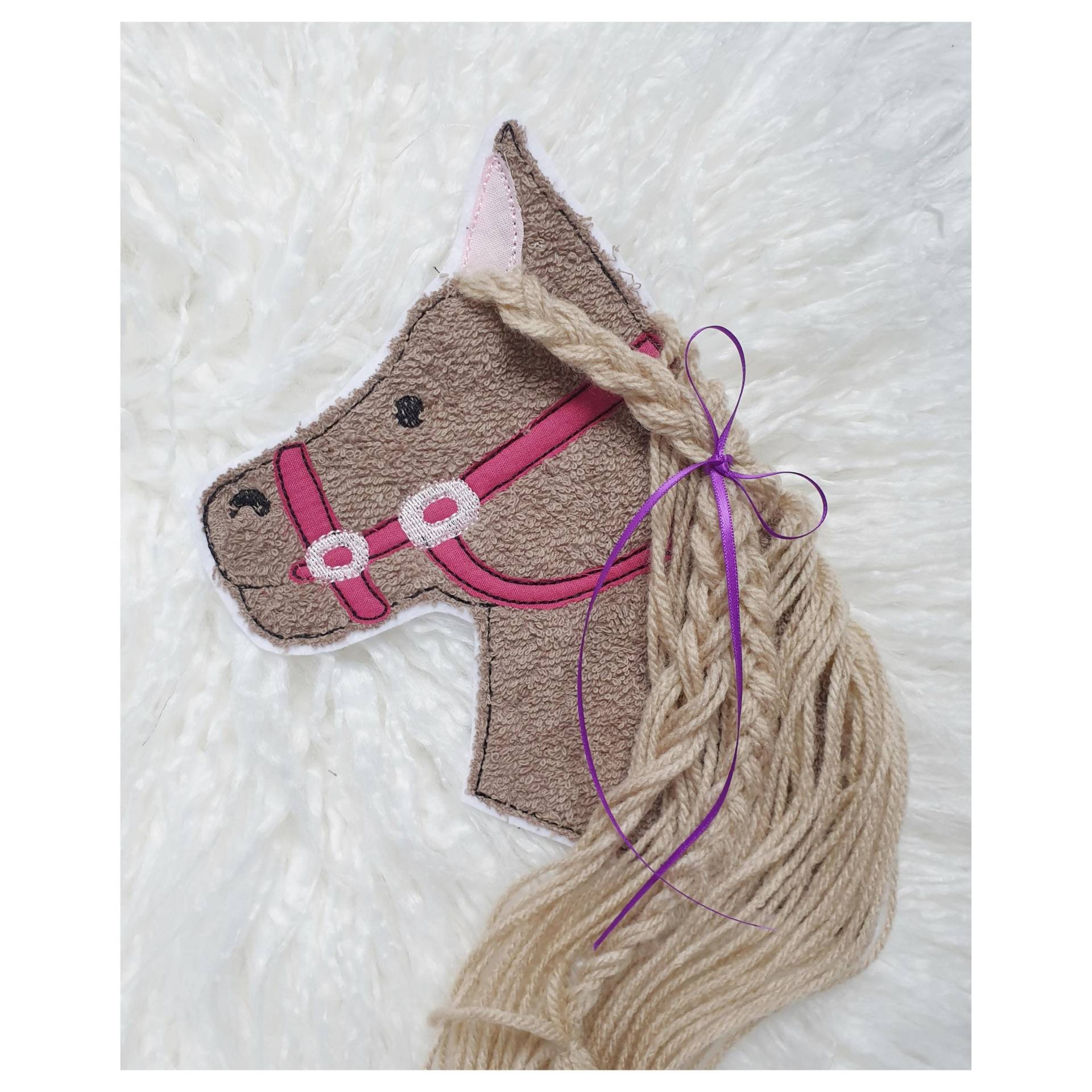 Applikation Aufnäher Schultüte Pferd Mit Mähne Pony Mädchen Flicken Patch Button Filz Handmade in Braun Beere Gestickt Wollmähne Applikation Aufnäher Schultüte Pferd Mit Mähne Pony Mädchen Flicken Patch Button Filz Handmade in Braun Beere Gestickt Wollmähne von ameliesweltstickt