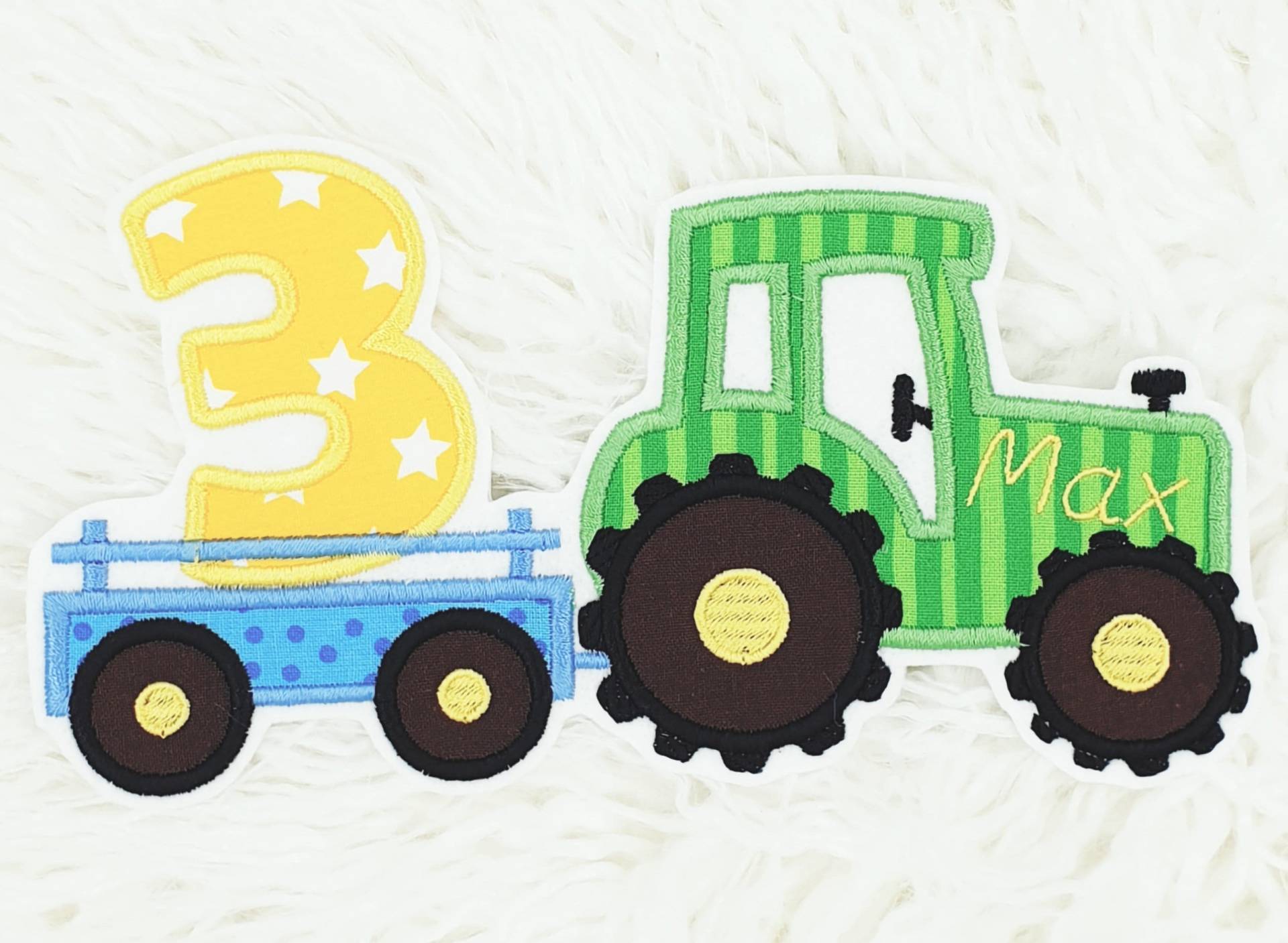 Aufnäher Traktor Trekker Mit Name Und Zahl Geburtstags Anhänger Zahlen 1 Bis 9 Personalisiert Stoffapplikation Flicken Patch Button Jungen Aufnäher Traktor Trekker Mit Name Und Zahl Geburtstags Anhänger Zahlen 1 Bis 9 Personalisiert Stoffapplikation Flicken Patch Button Jungen von ameliesweltstickt