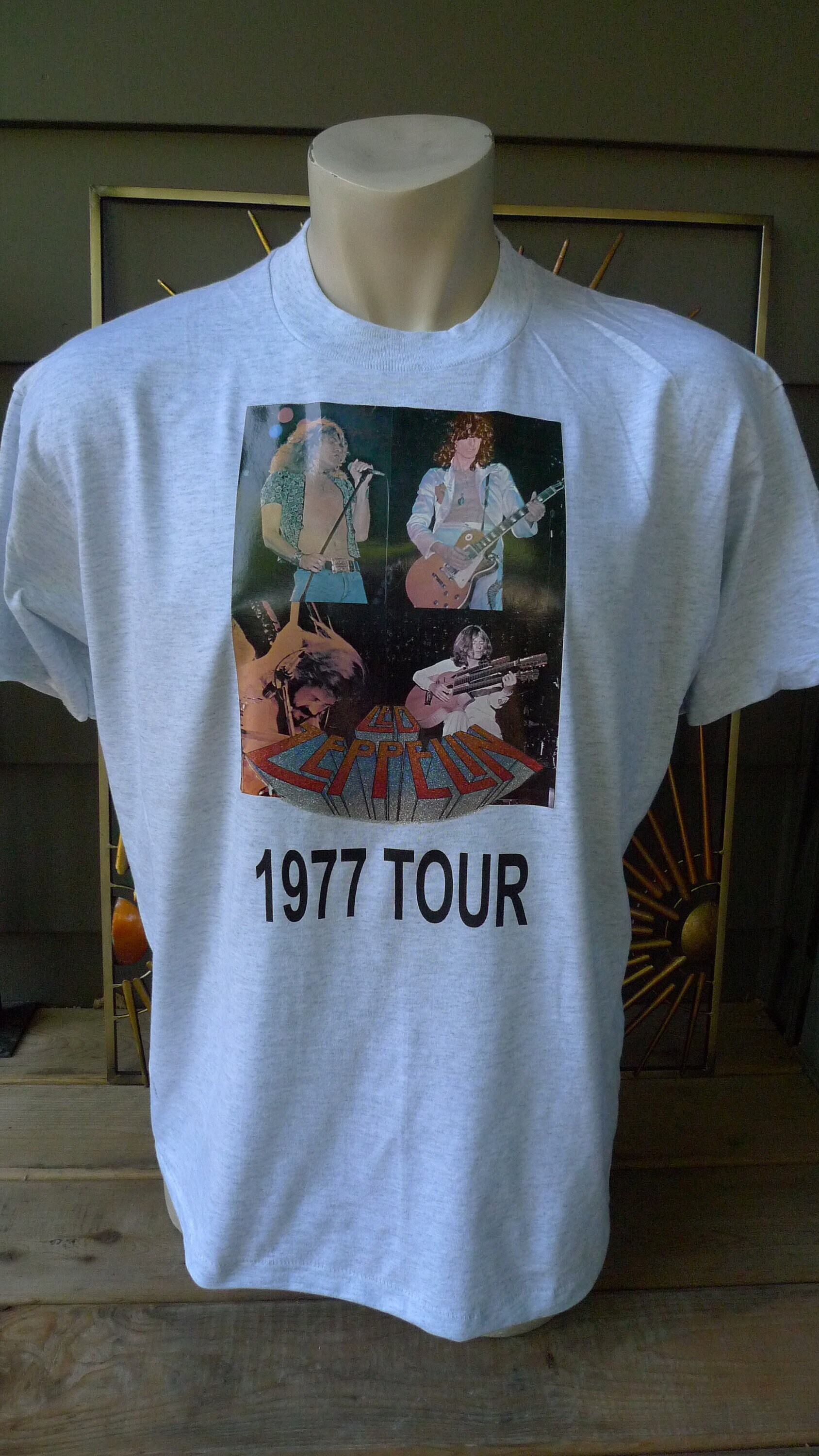 1977 Led Zeppelin Single Stitch Shirt | C Lizensiert Von Schwanengesang "76 Herren Xl | 48 von americanvintageprtld