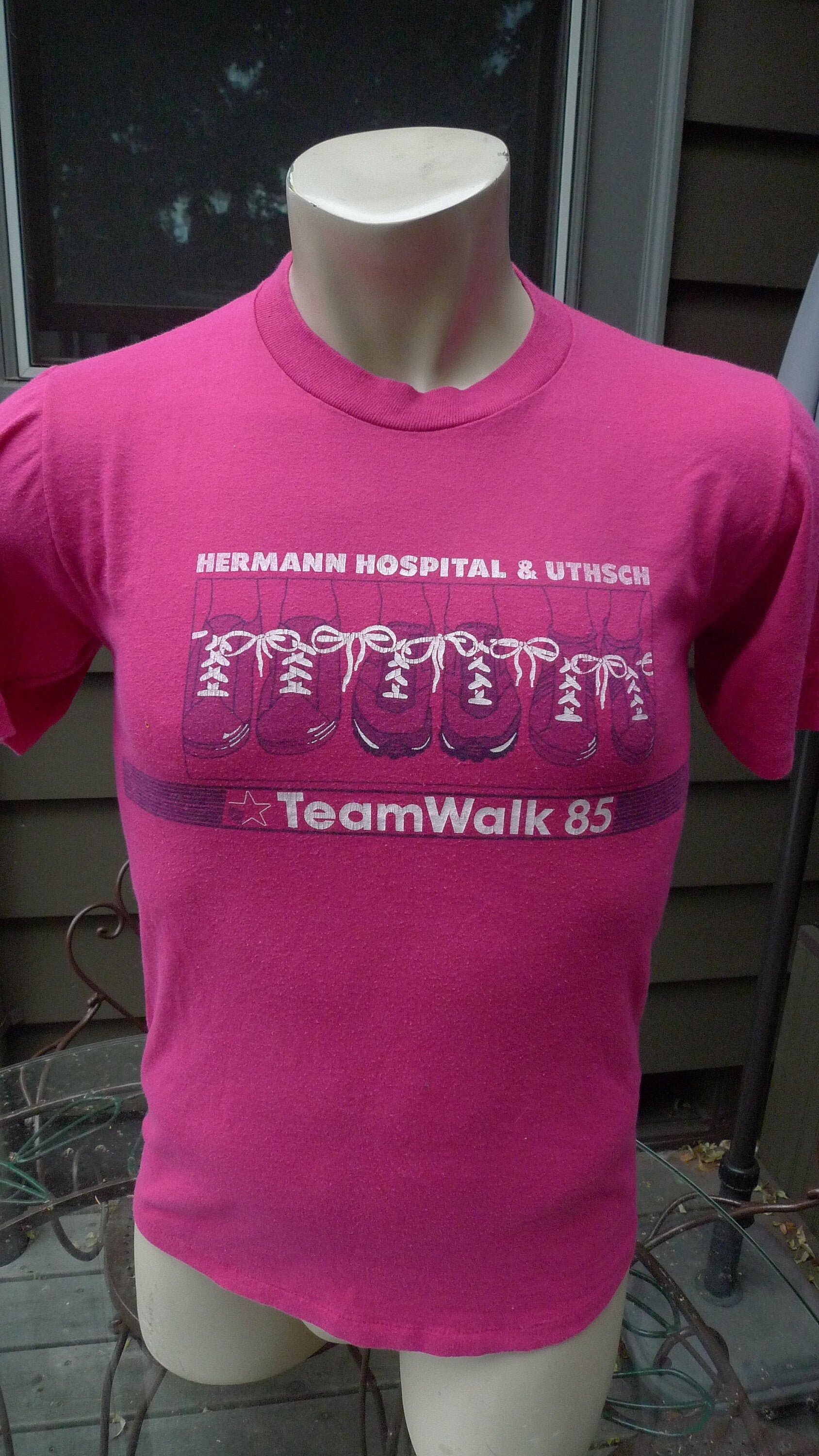 1985 Teamwalk Hermann Krankenhaus | Houston Single Stitch Shirt Herren Small | 40 von americanvintageprtld