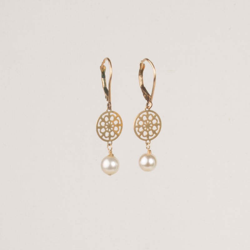 Kleine Gold Und Perle Ohrringe Kleine Gold Und Perle Ohrringe von amybmasor