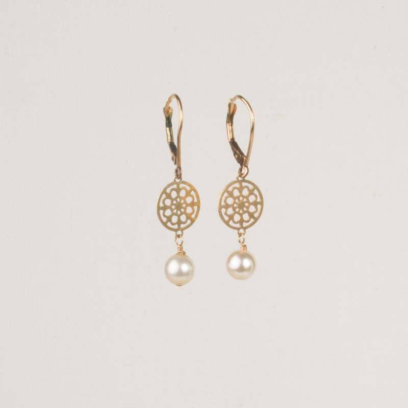 Kleine Gold Und Perle Ohrringe Kleine Gold Und Perle Ohrringe von amybmasor
