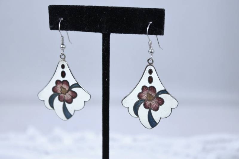 Hübsche Blume Design Emaille Fashion Ohrringe Baumeln - Durchbohrt von amyrigs