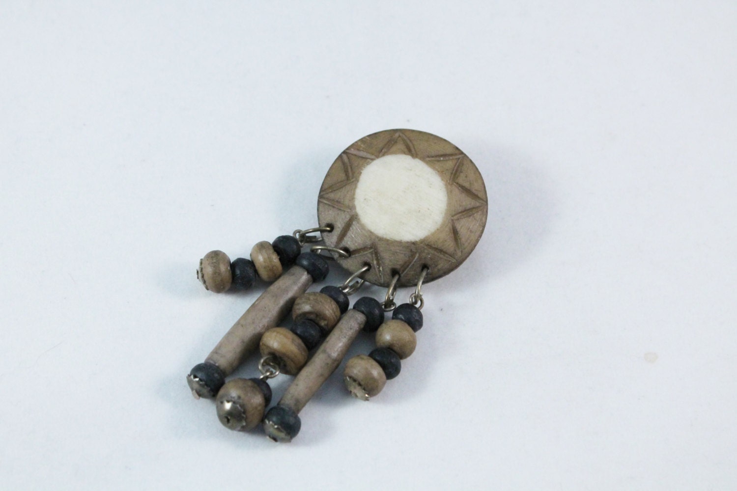 Interessante Holzoptik Pin/Brosche Mit Baumeln Perlen von amyrigs