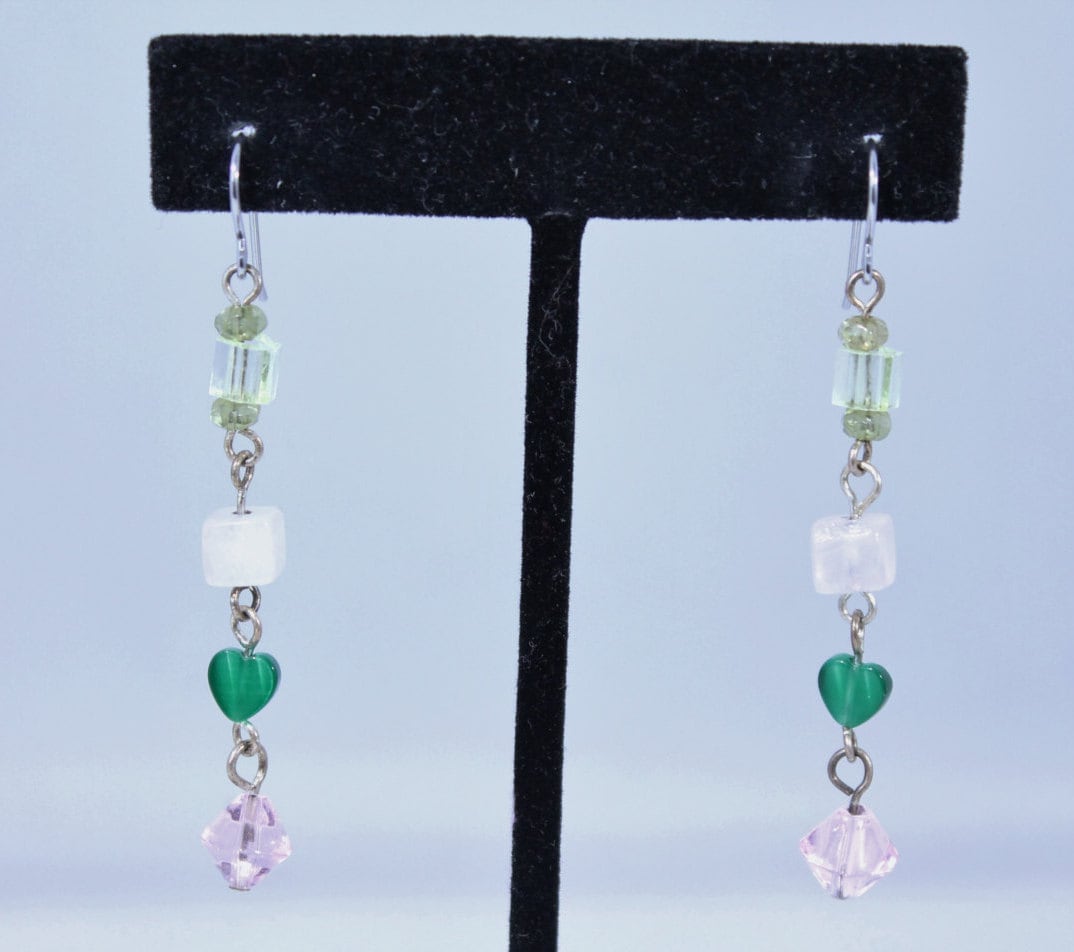 Multi Color Glas Und Kunststoff Perlen Lange Ohrringe - Durchbohrt von amyrigs