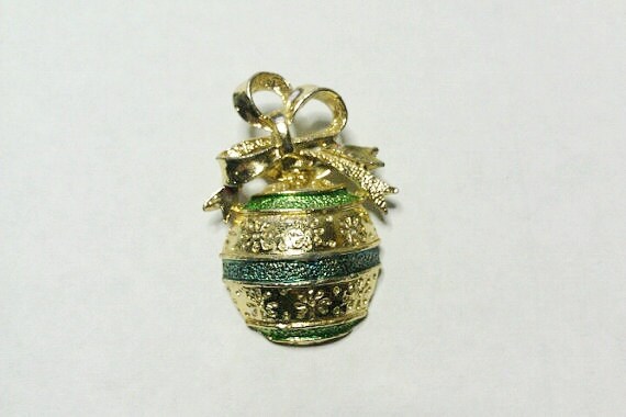 Nizza Vintage Ornament Mit Bogen-Nadel/Brosche Signiert Gerrys Nizza Vintage Ornament Mit Bogen-Nadel/Brosche Signiert Gerrys von amyrigs