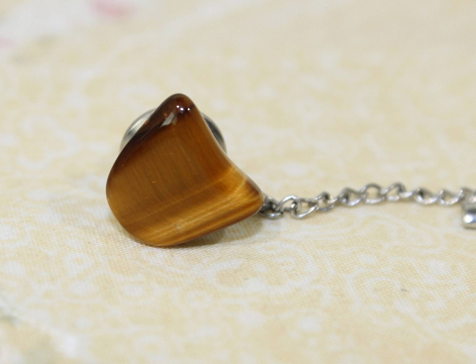 Schöne Tiger Eye Stein Binden Tack Pin von amyrigs