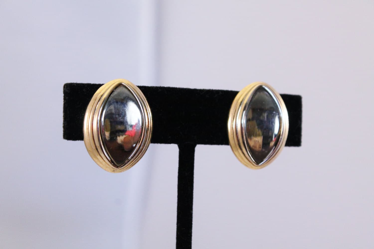 Two Tone Gold- Und Auge Gestalten Ohrringe - Clip Auf von amyrigs