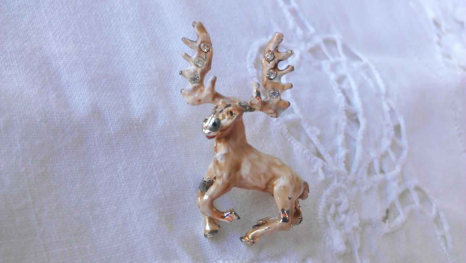 Vintage Goldton Mit Emaille Elch Pin/Brosche von amyrigs