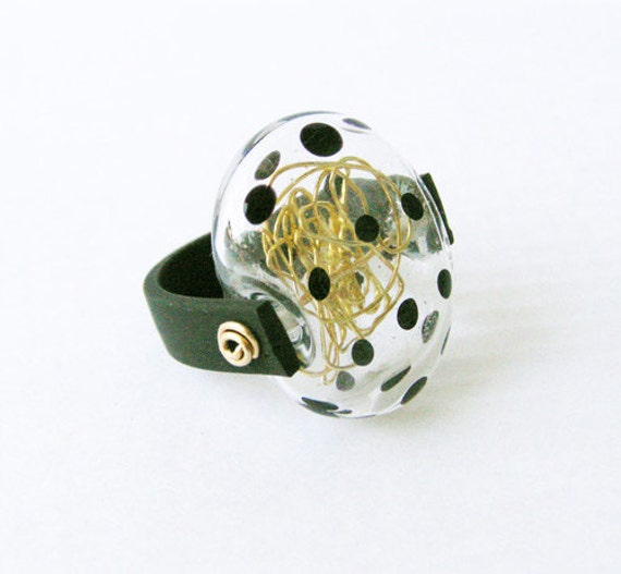 Handgefertigte Lampwork Glas Cocktail Ring - Gepunktete Oval Statement von anatglass