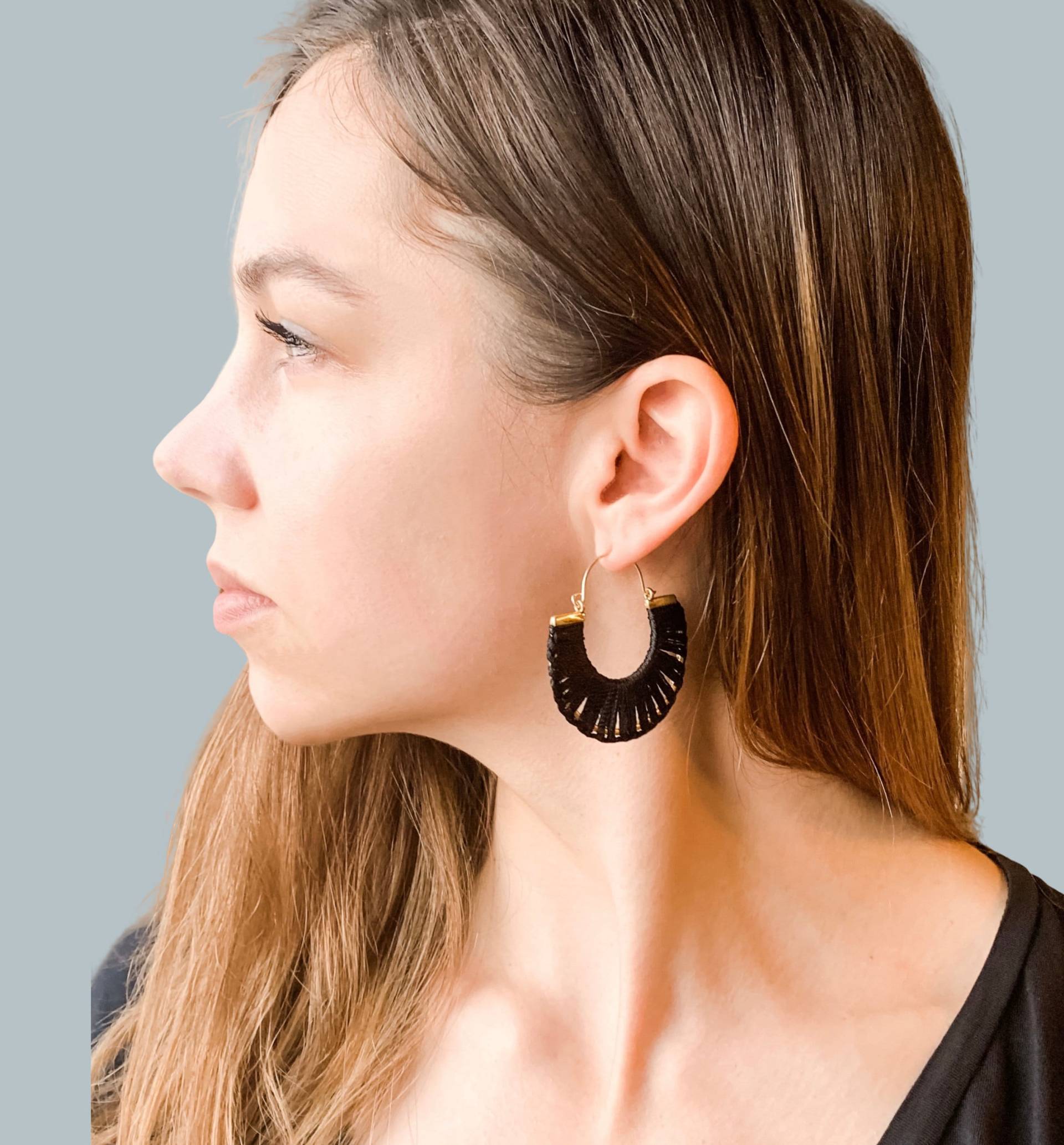 Gefädelte Creolen | Schnurschmuck Eingewickelte Ohrringe Boho Schmuck Halbkreis Statement Halbmond Gefädelte Creolen | Schnurschmuck Eingewickelte Ohrringe Boho Schmuck Halbkreis Statement Halbmond von andKateDesigns