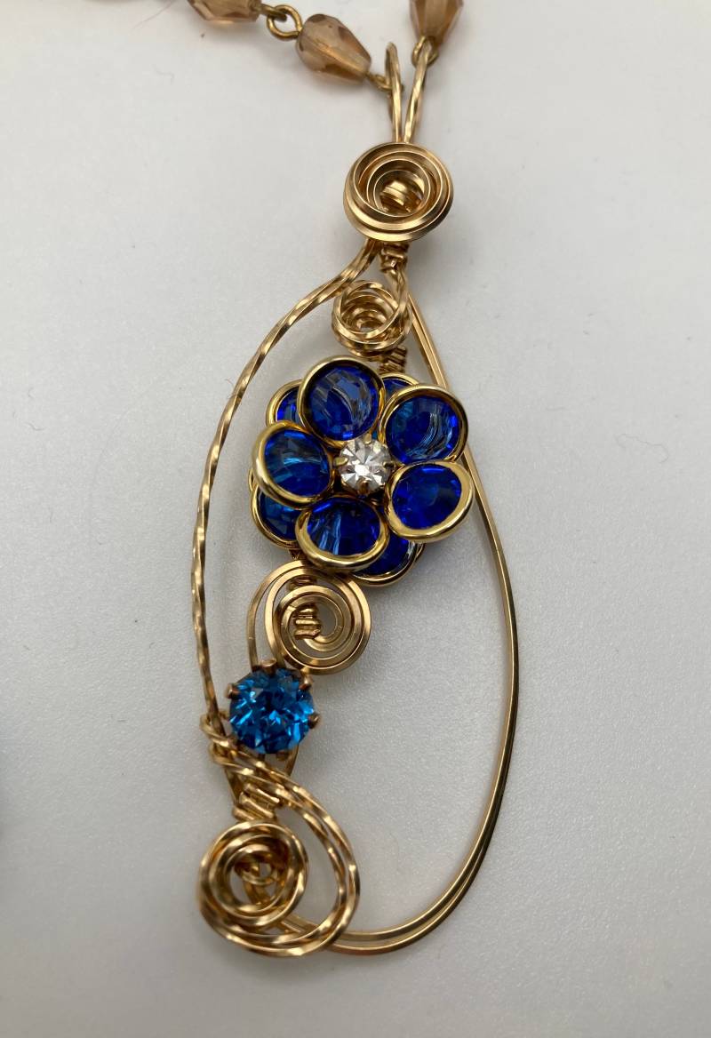 Caviar Dreams Ooak Vintage Assemblage Golddraht Gewickelte Blume Facettierte Glasperlen Halskette - Etsy Andersonhs Caviar Dreams Ooak Vintage Assemblage Golddraht Gewickelte Blume Facettierte Glasperlen Halskette - Etsy Andersonhs von andersonhs