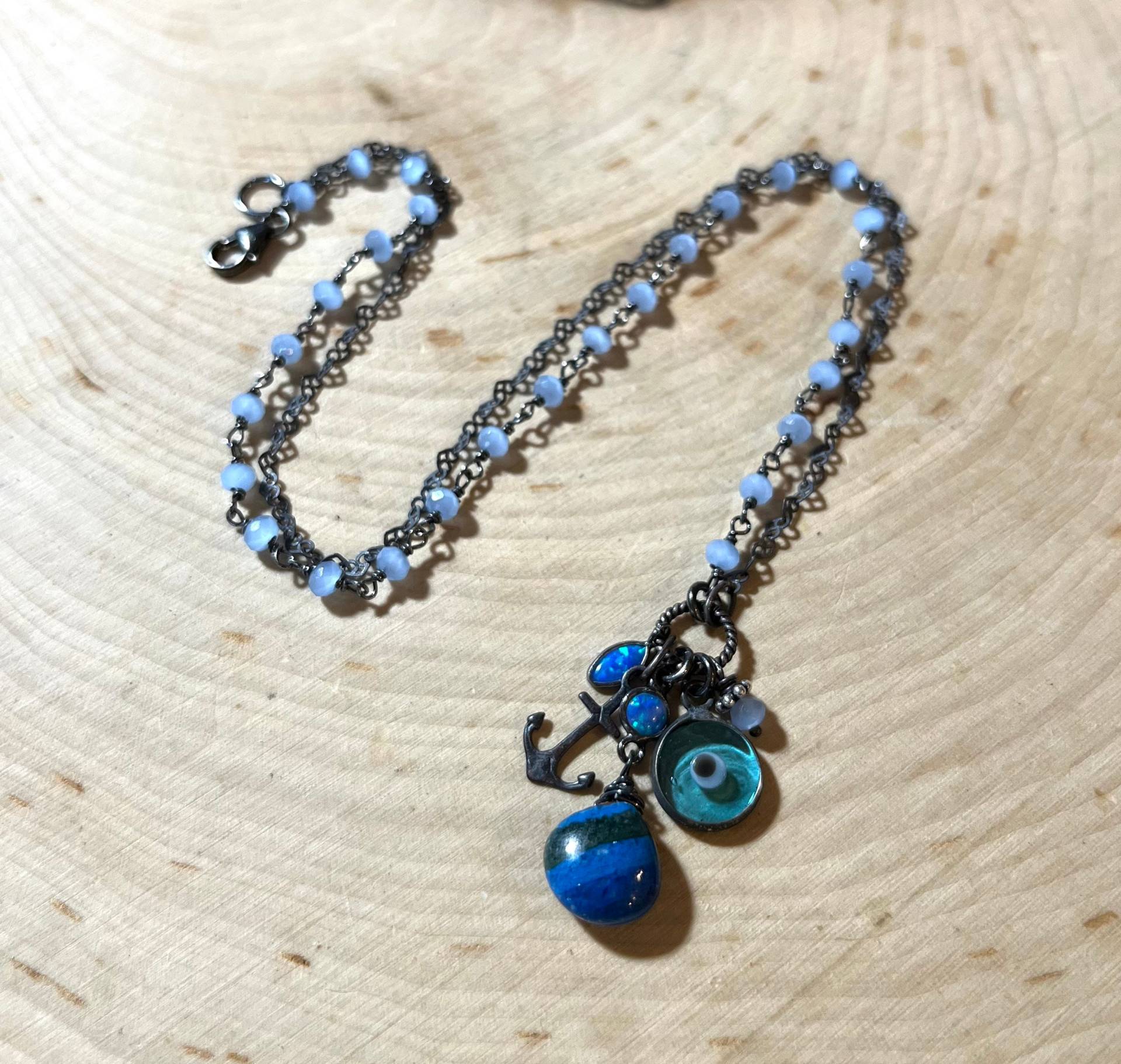 Anker Amulett Kette Mit Augenschutz Und Edelsteinen von andreasavar