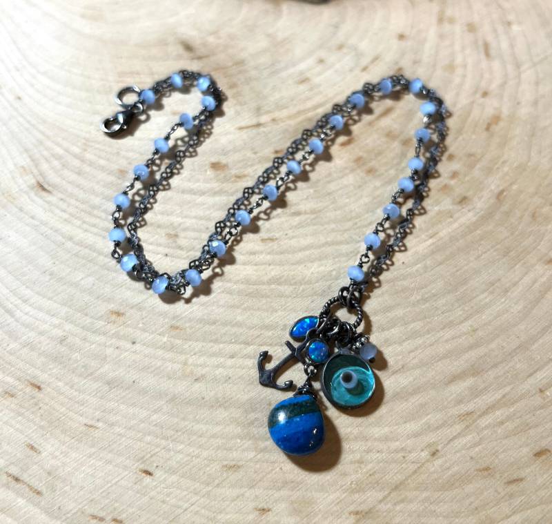 Anker Amulett Kette Mit Augenschutz Und Edelsteinen von andreasavar