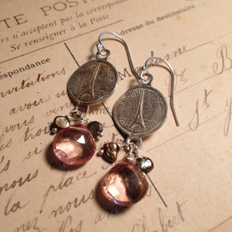 La Vie En Rose Ohrringe Mit Rosa Topas Und Perlen von andreasavar