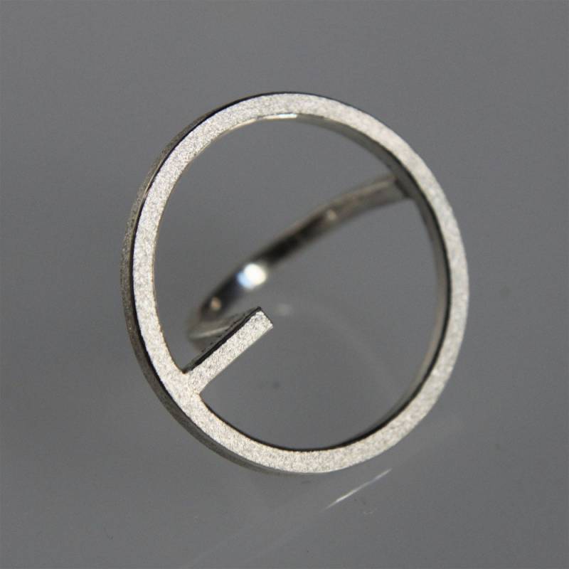 Moderner Handgefertigter Ring "Oq" in Silber Moderner Handgefertigter Ring "Oq" in Silber von andreasschiffler
