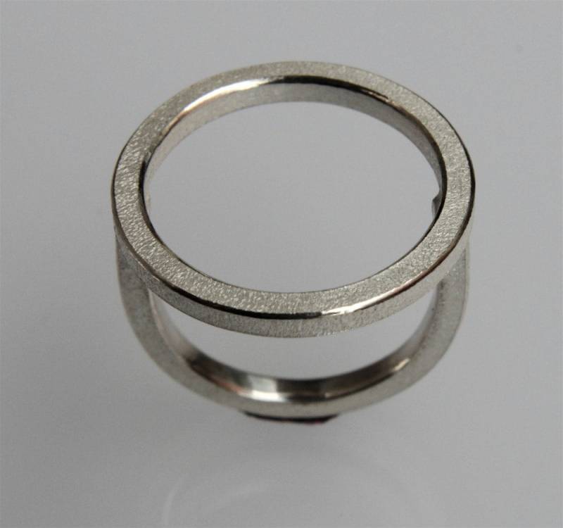 Ring "O" Aus Gebleichtem Silber Ring "O" Aus Gebleichtem Silber von andreasschiffler