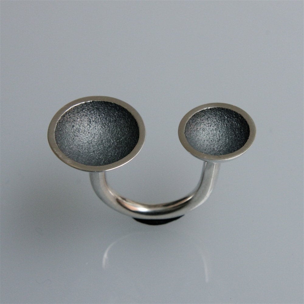 Verstellbarer Silberring "2Cups" Schwarz | Oxidiert Verstellbarer Silberring "2Cups" Schwarz | Oxidiert von andreasschiffler