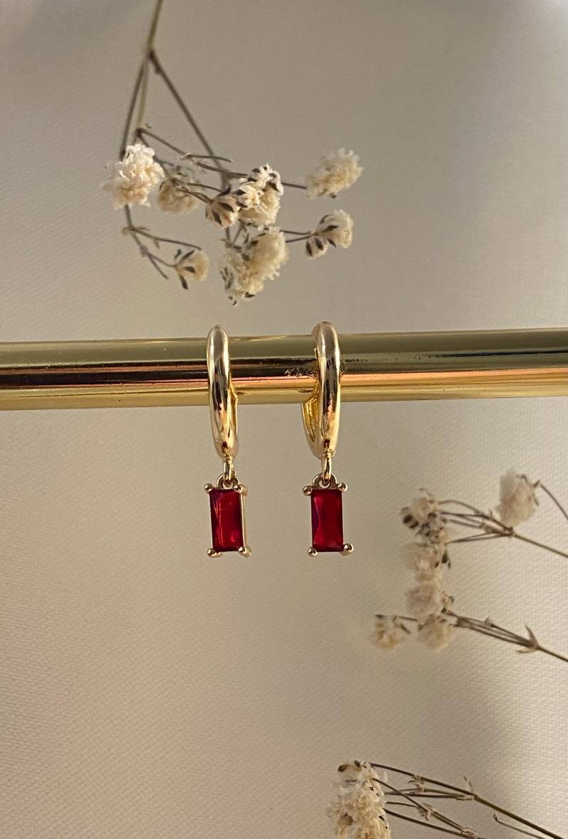 Creolen Ohrringe Mit Rotem Glas Anhänger | Vergoldete Hoop Runde Rechteckiger Roter Geschenk Für Freundin von anemoo
