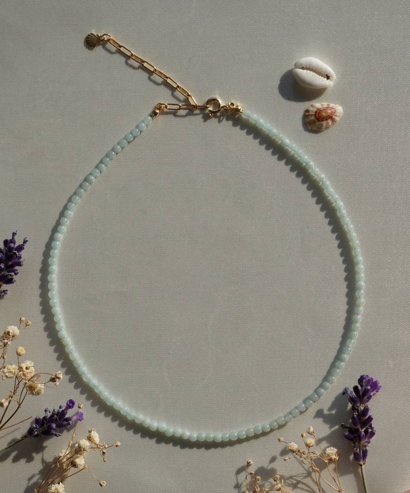 Halskette Aus Hellen Jade Steinen | Halbedelsteine Kette Perlenhalskette Hellblaue Perlenkette Vergoldeter Verschluss Versilbert Halskette Aus Hellen Jade Steinen | Halbedelsteine Kette Perlenhalskette Hellblaue Perlenkette Vergoldeter Verschluss Versilbert von anemoo