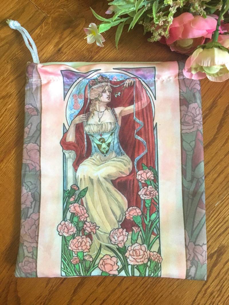 Kordelzugbeutel Dame Vom Januar Jugendstil Birthstone Serie Göttin Persephone Mit Nelken Mucha Style Tarot Deck Kosmetik Makeup Tasche Kordelzugbeutel Dame Vom Januar Jugendstil Birthstone Serie Göttin Persephone Mit Nelken Mucha Style Tarot Deck Kosmetik Makeup Tasche von angelicshades