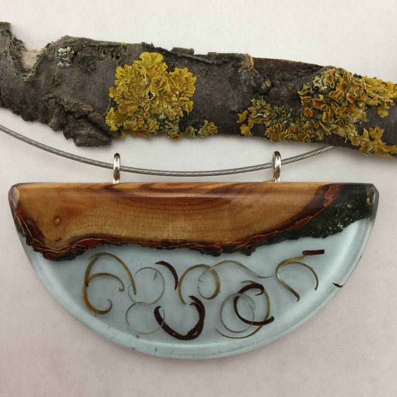 Handgemachte Halskette Aus Altholz-Harz Blaues Epoxidharz-Schmuckstück von angelovfamilyart