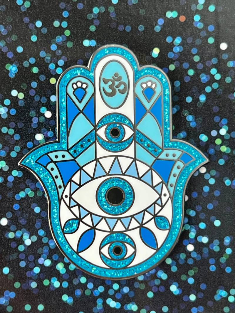 Atemberaubender Hand Of Hamsa Hard Enamel Pin Mit Dem Bösen Auge Und Glitter Atemberaubender Hand Of Hamsa Hard Enamel Pin Mit Dem Bösen Auge Und Glitter von angelramblings