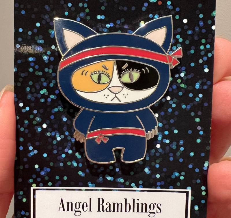 Super Ninja Cat Hard Enamel Pin Kitty Super Ninja Cat Hard Enamel Pin Kitty von angelramblings