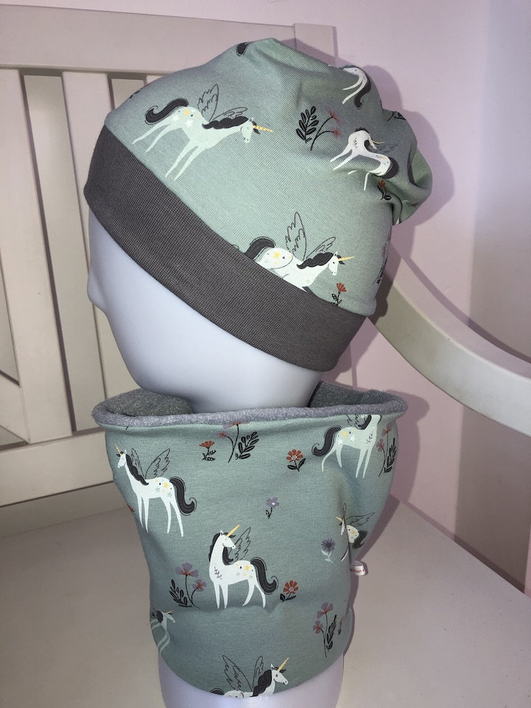 Set Beanie Mütze Loop Traktor Kinder Bagger Ritter Dino Kindermütze Schmetterling Pferd von angiwithlove