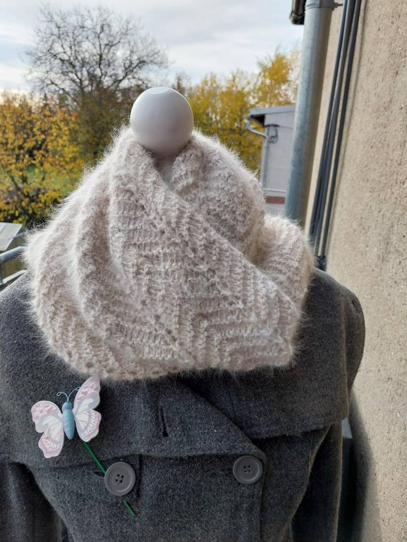 Warmer Weicher Leichter Handgestrickter Angoraloop von angoradreams