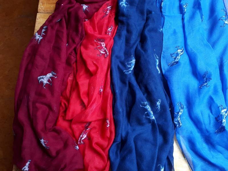 Loop-Schal Mit Töltermotiv Isländer Islandpferd Pferd Blau Oder Rot Island von anikaDesignshop